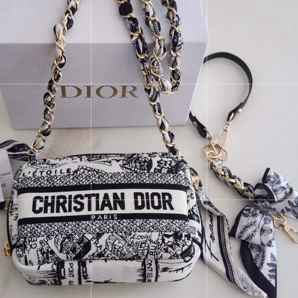 Dior Handbags - Dior GWP/VIP Embroidered black and white bag with 2 straps